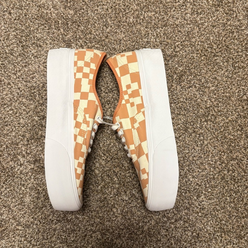 Vans Women’s size 11.5 Orange and Cream Geometric Platform - Picture 6 of 9